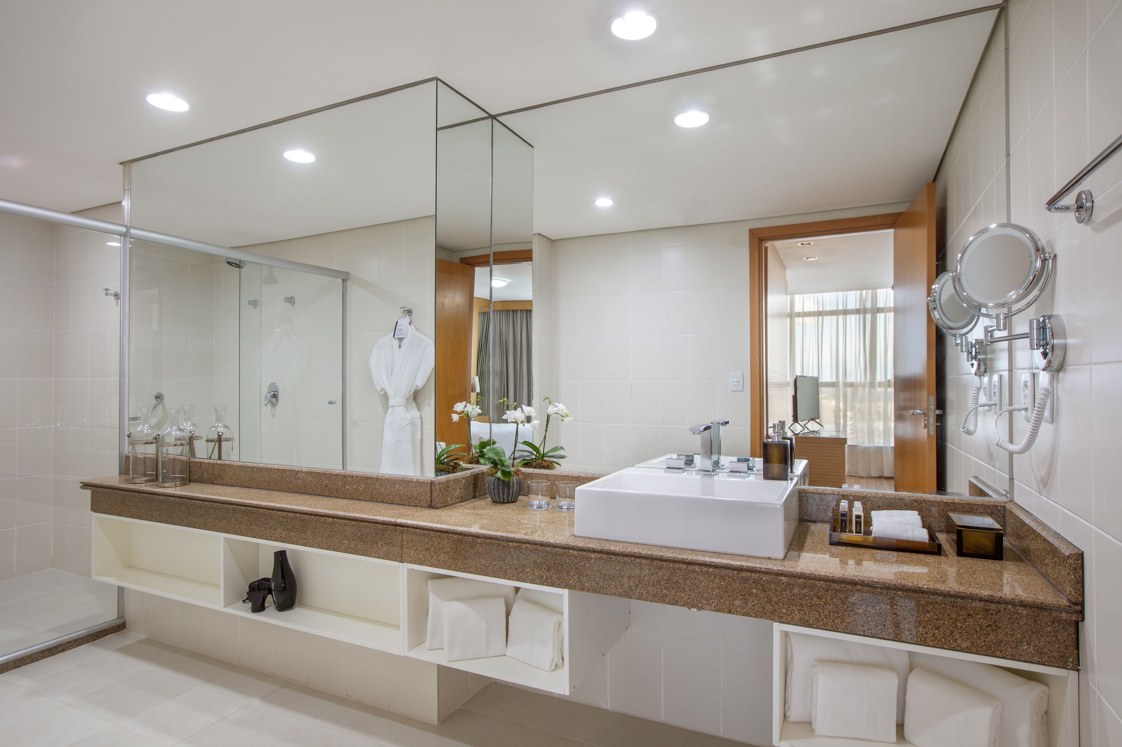 penthouse (suite) | bathroom | shower, eco-friendly toiletries, bathrobes, towels