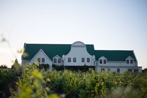 Front of property - CANA Vineyard Guesthouse (Paarl)