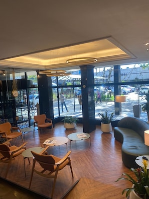 Sala de estar en el lobby
