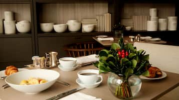 Free daily continental breakfast