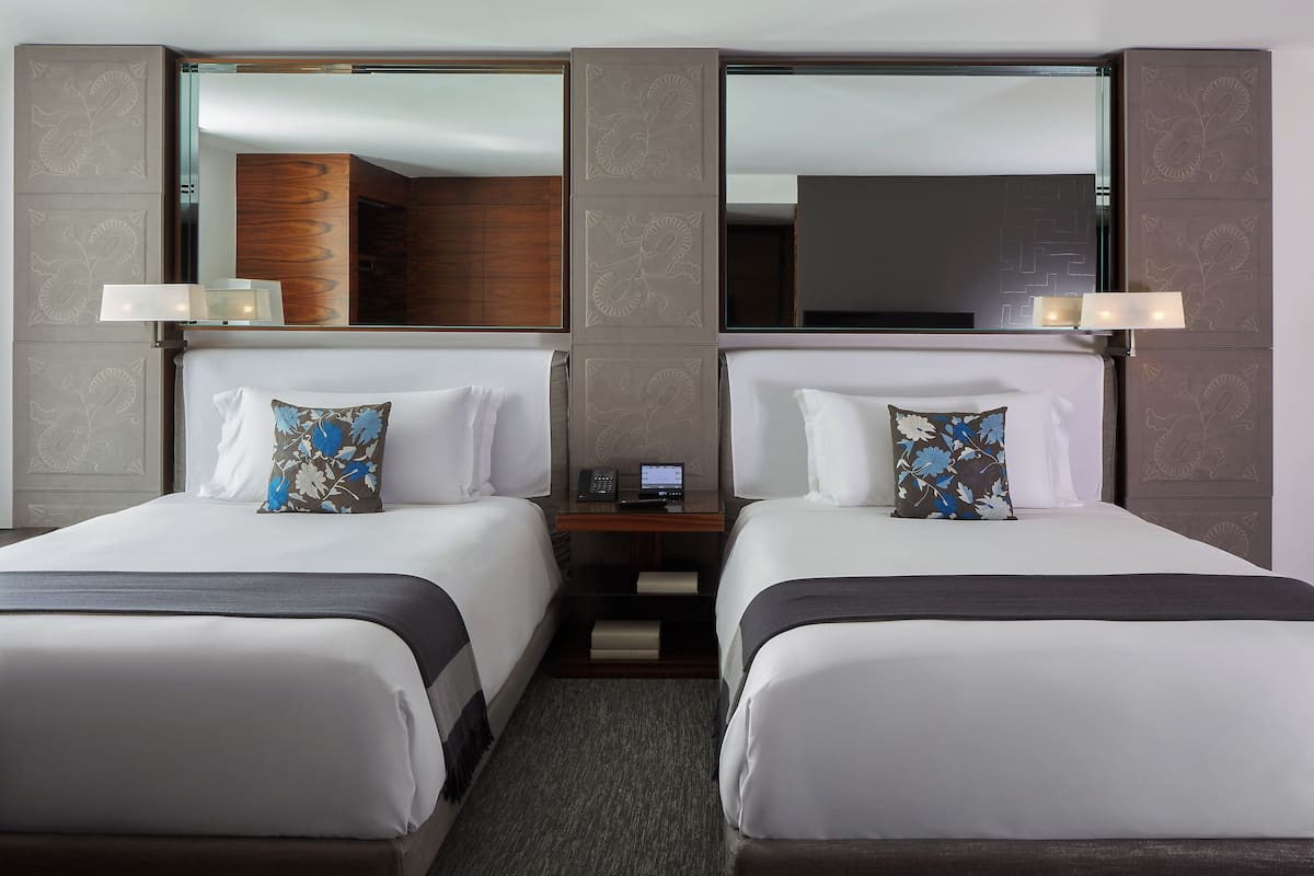 Deluxe-Zimmer, 2 Queen-Betten, Nichtraucher | Hochwertige Bettwaren, Minibar, Zimmersafe, individuell dekoriert