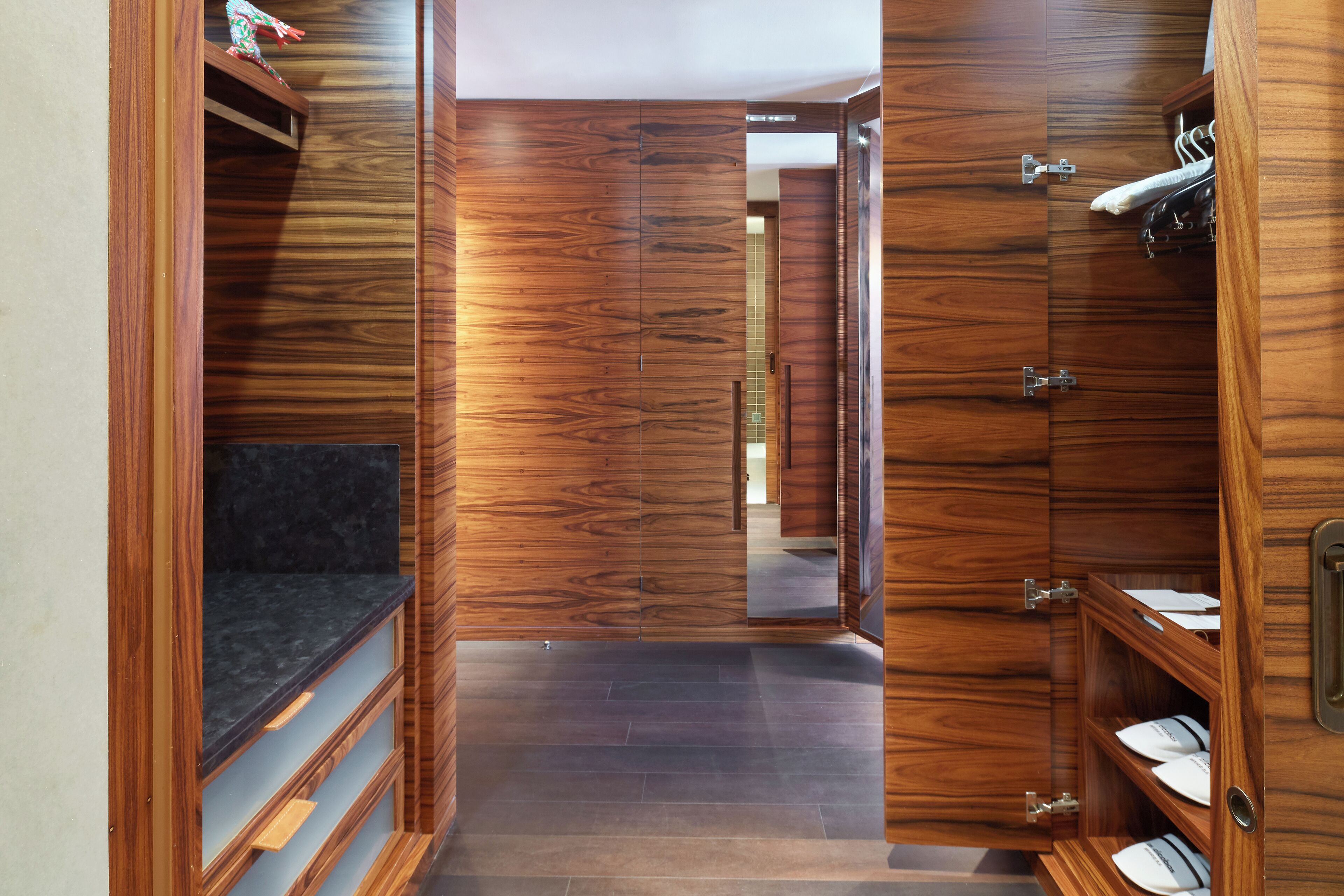 superior room, 1 king bed | 1 bedroom, premium bedding, minibar, in-room safe