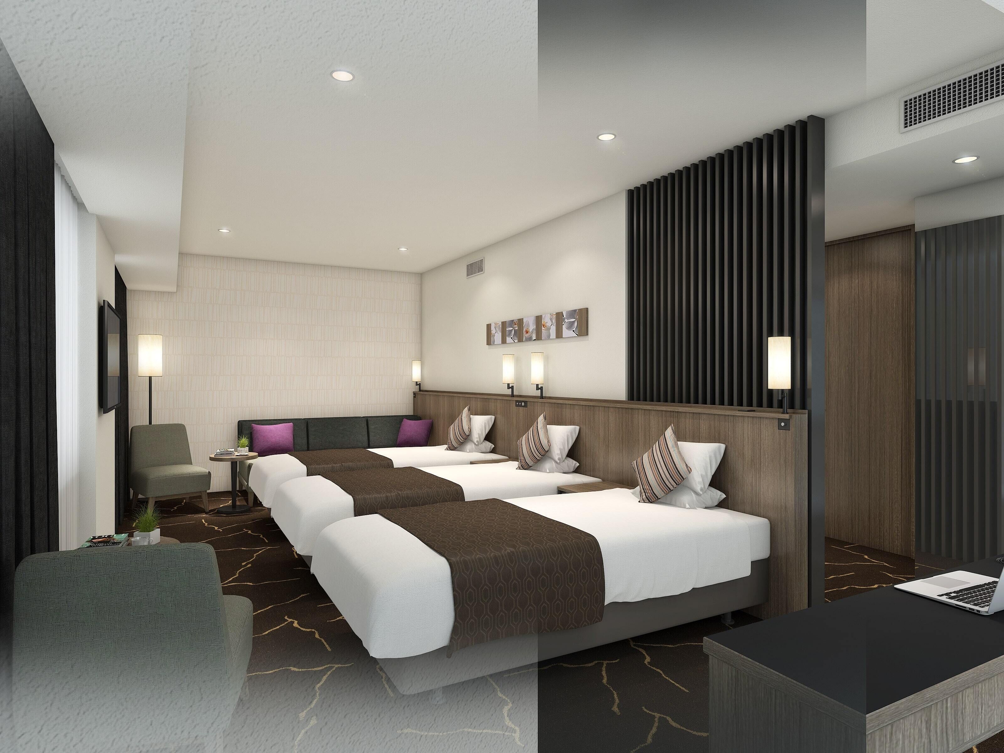 premier triple room, non smoking | 1 bedroom, in-room safe, desk, blackout curtains