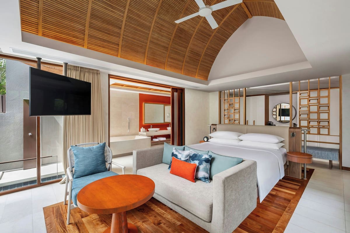 1 bedroom, down duvets, minibar, in-room safe