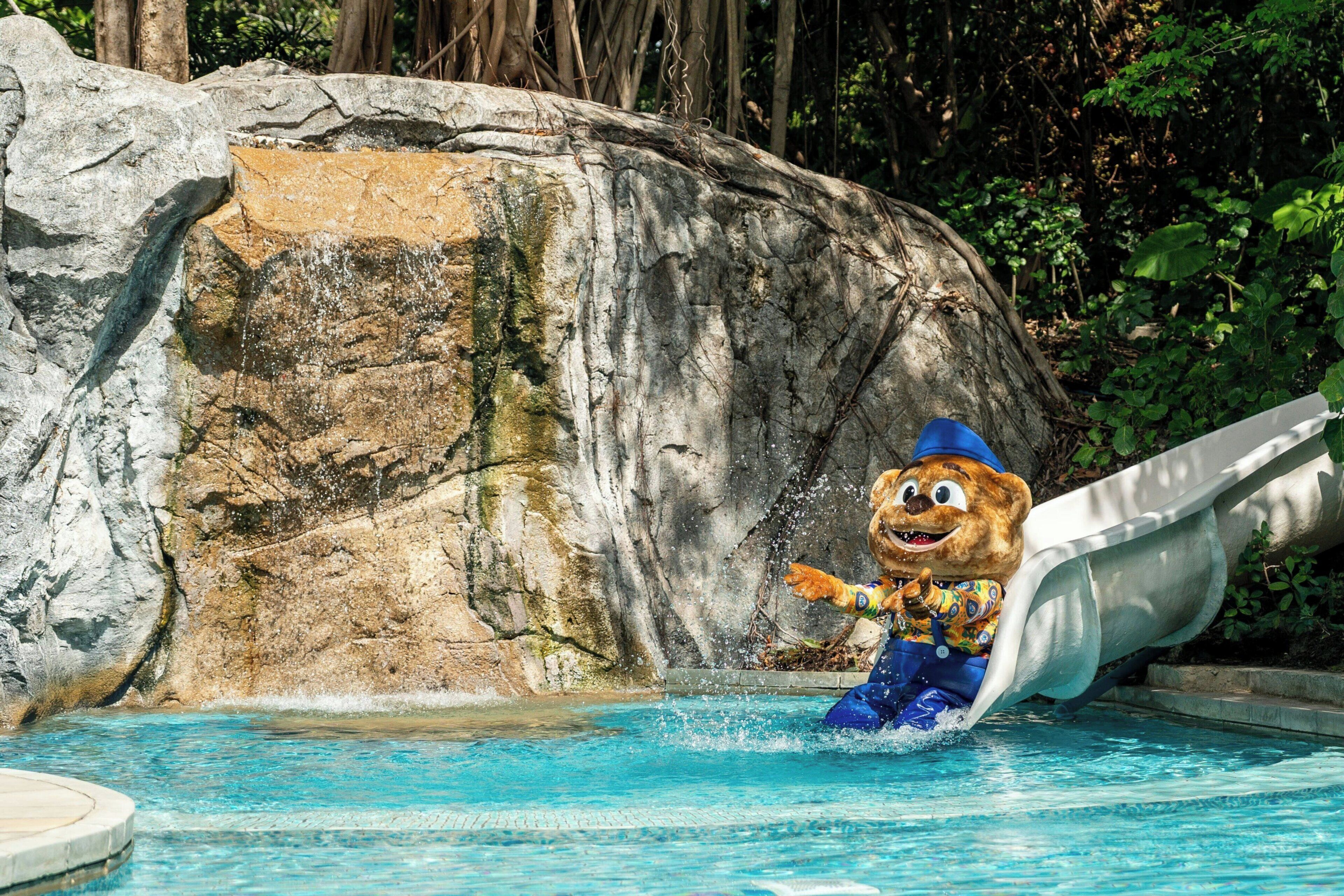 야외 수영장, 07:00 ~ 19:00 오픈, 수영장 파라솔, 일광욕 의자