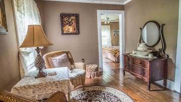 Triple Room, Ensuite (First Floor Suite) | Miscellaneous