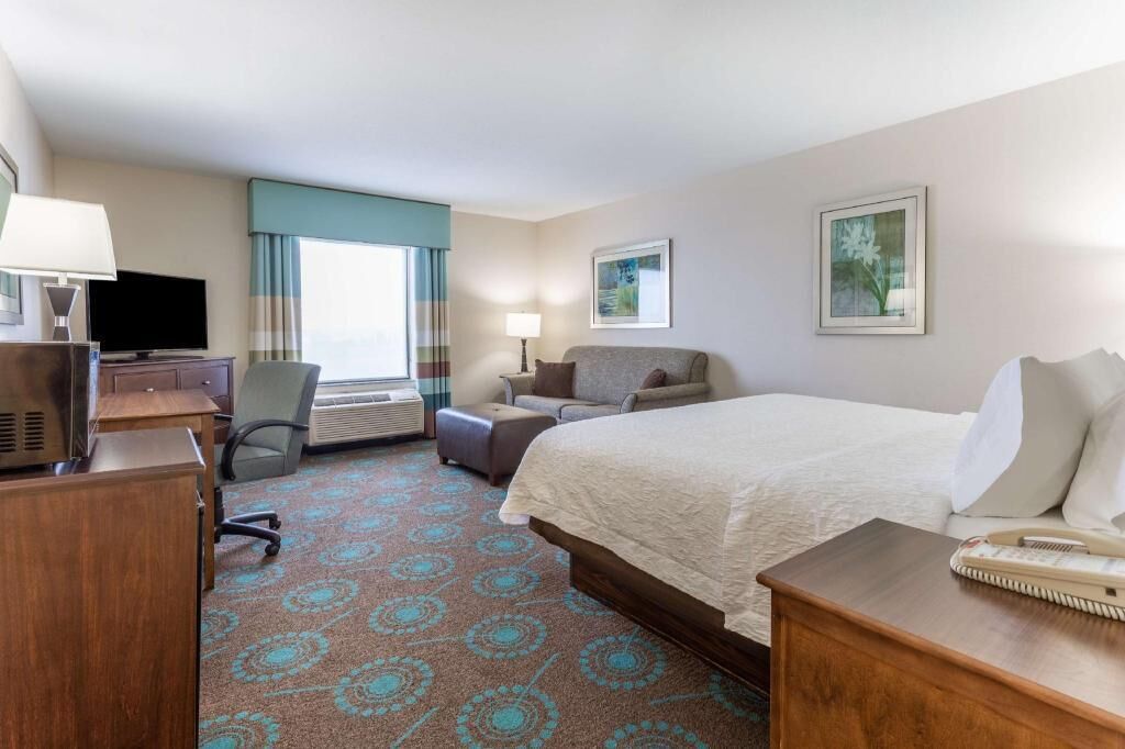 Premium bedding, down duvets, in-room safe, desk