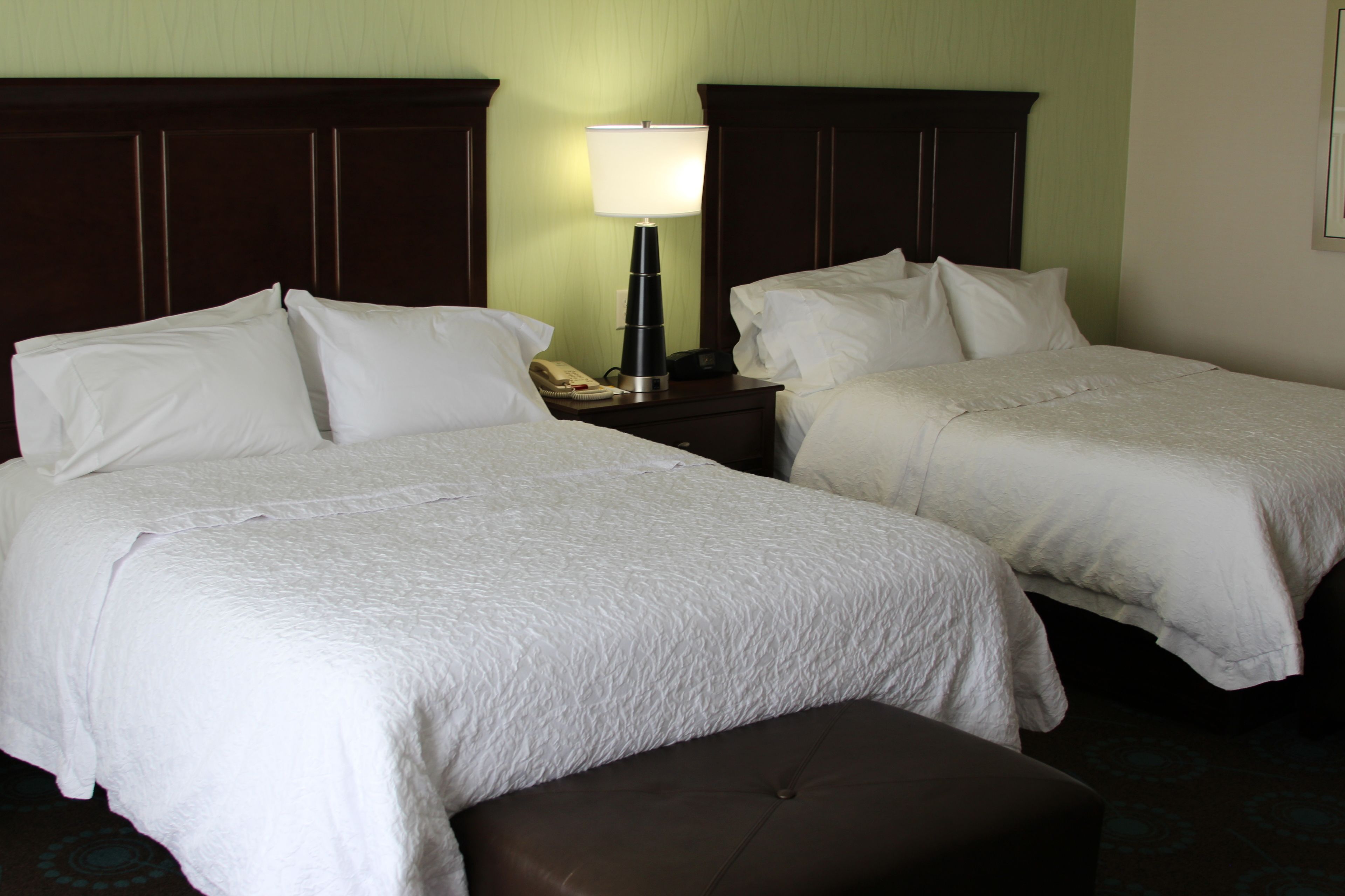 premium bedding, down duvets, in-room safe, desk