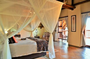 In-room safe, free WiFi, bed sheets