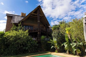 Fachada de la propiedad