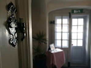 Interior entrance - Wärdshuset Gammel Tammen (Osterbybruk)