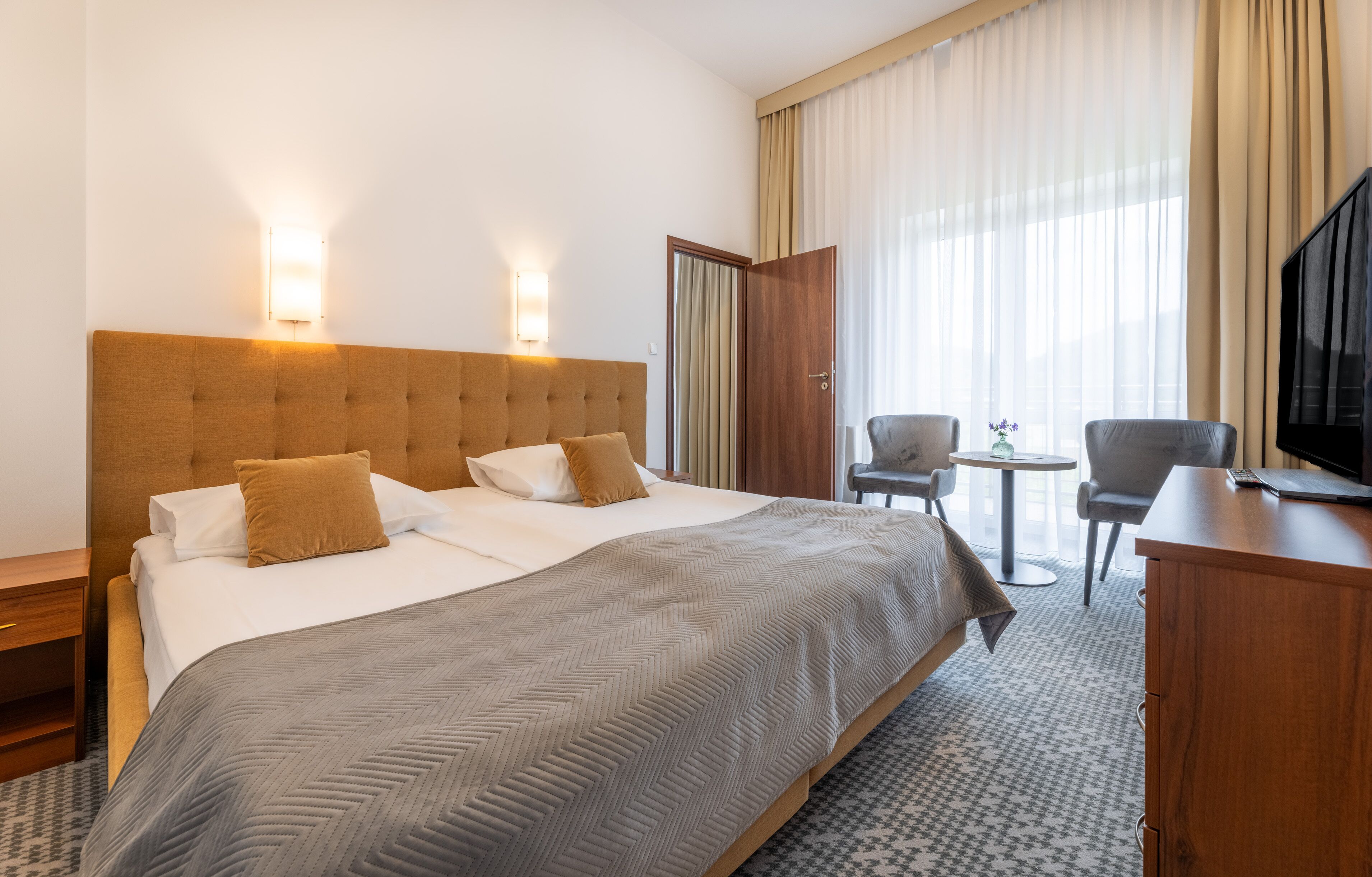 luxury double room | hypo-allergenic bedding, minibar, in-room safe, desk