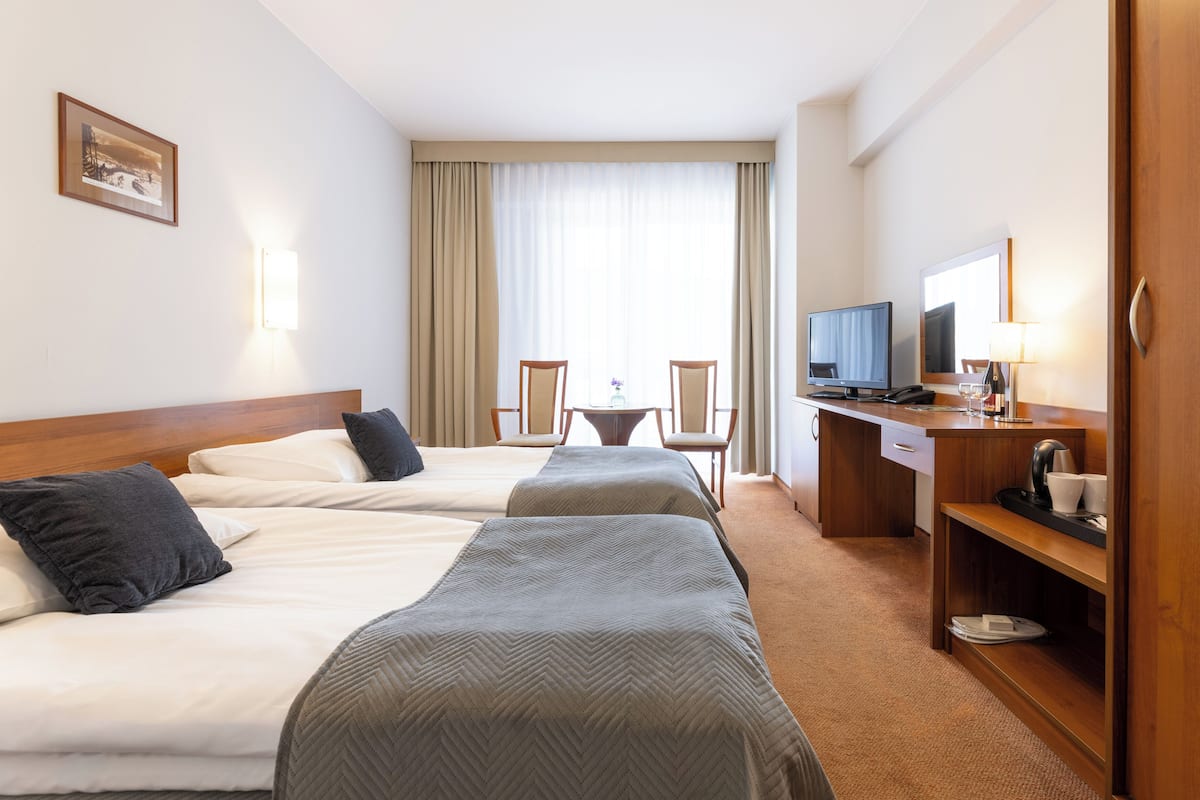 Hypo-allergenic bedding available, minibar, in-room safe, desk