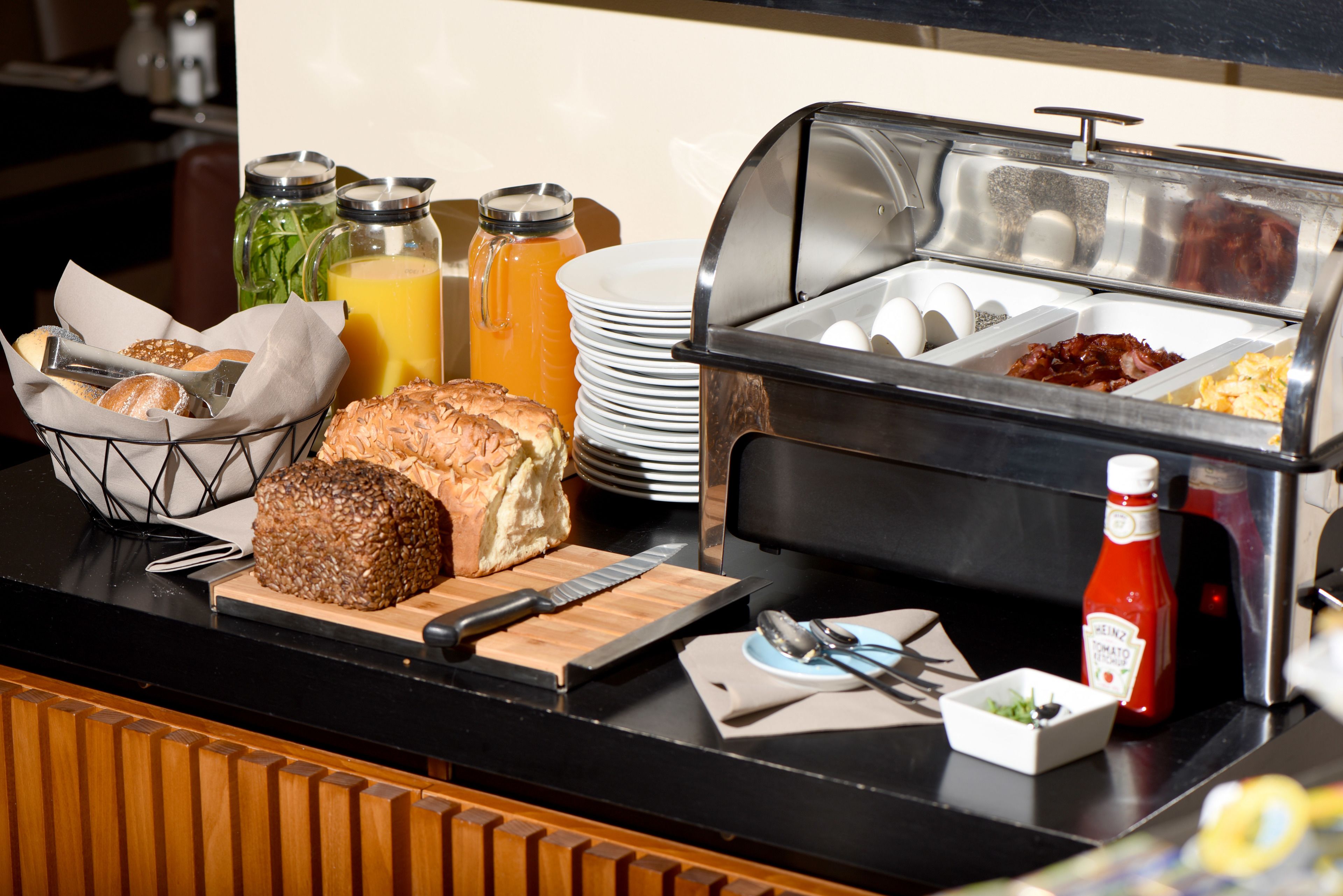 daily continental breakfast (eur 12 per person)