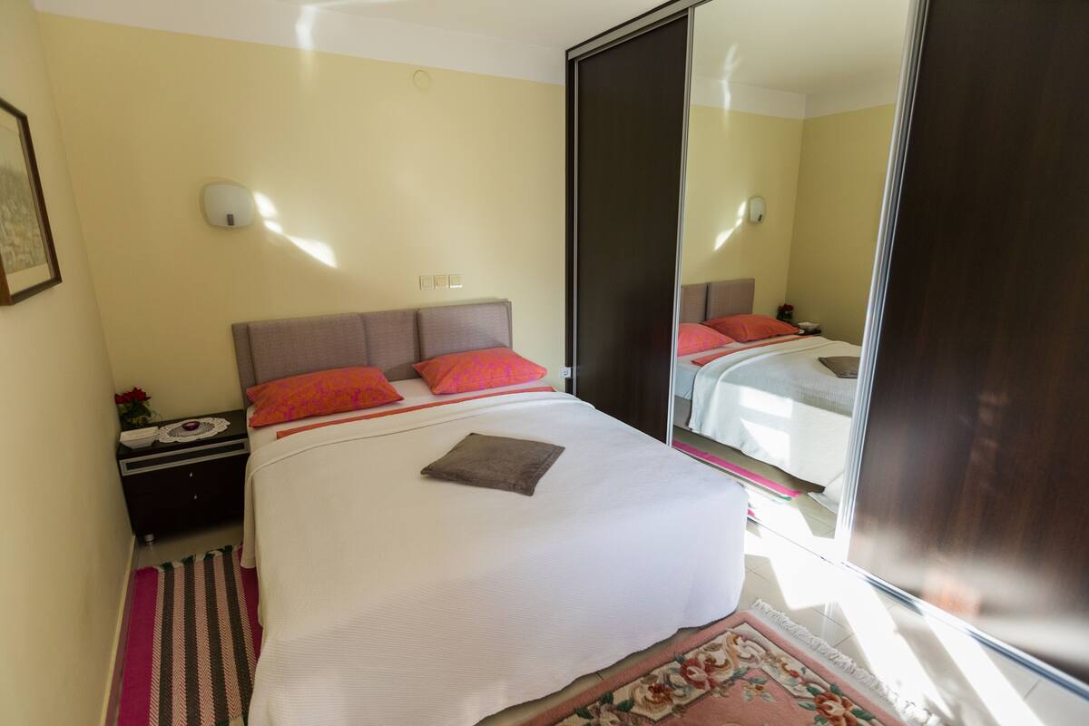 Hypo-allergenic bedding available, minibar, in-room safe, desk