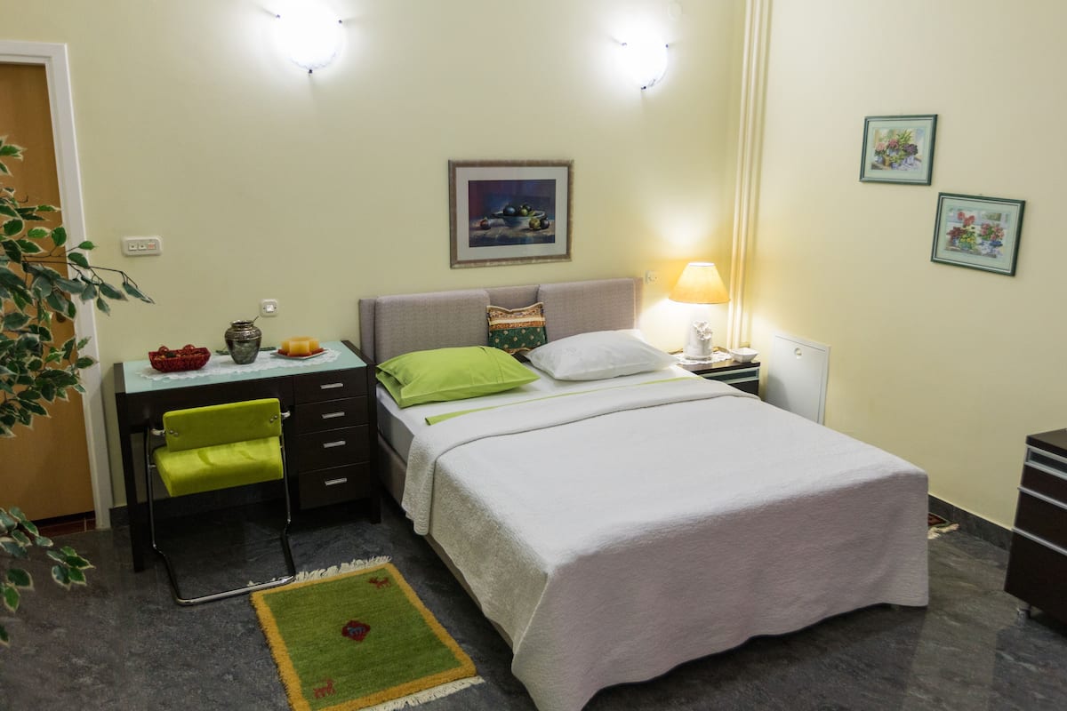 Hypo-allergenic bedding available, minibar, in-room safe, desk