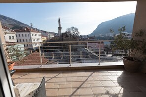 Executive Studio, River View | Balcony view