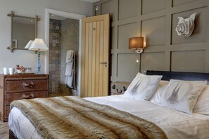 Cortinas blackout, tabla de planchar con plancha y wifi gratis