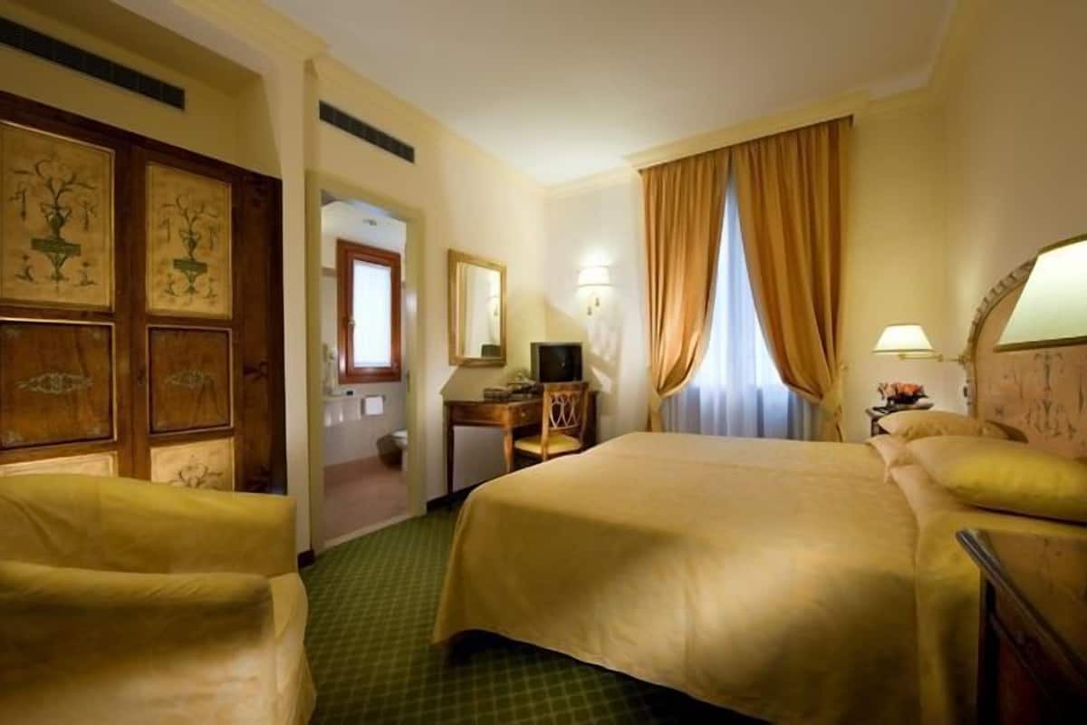 superior double room | premium bedding, minibar, in-room safe, desk