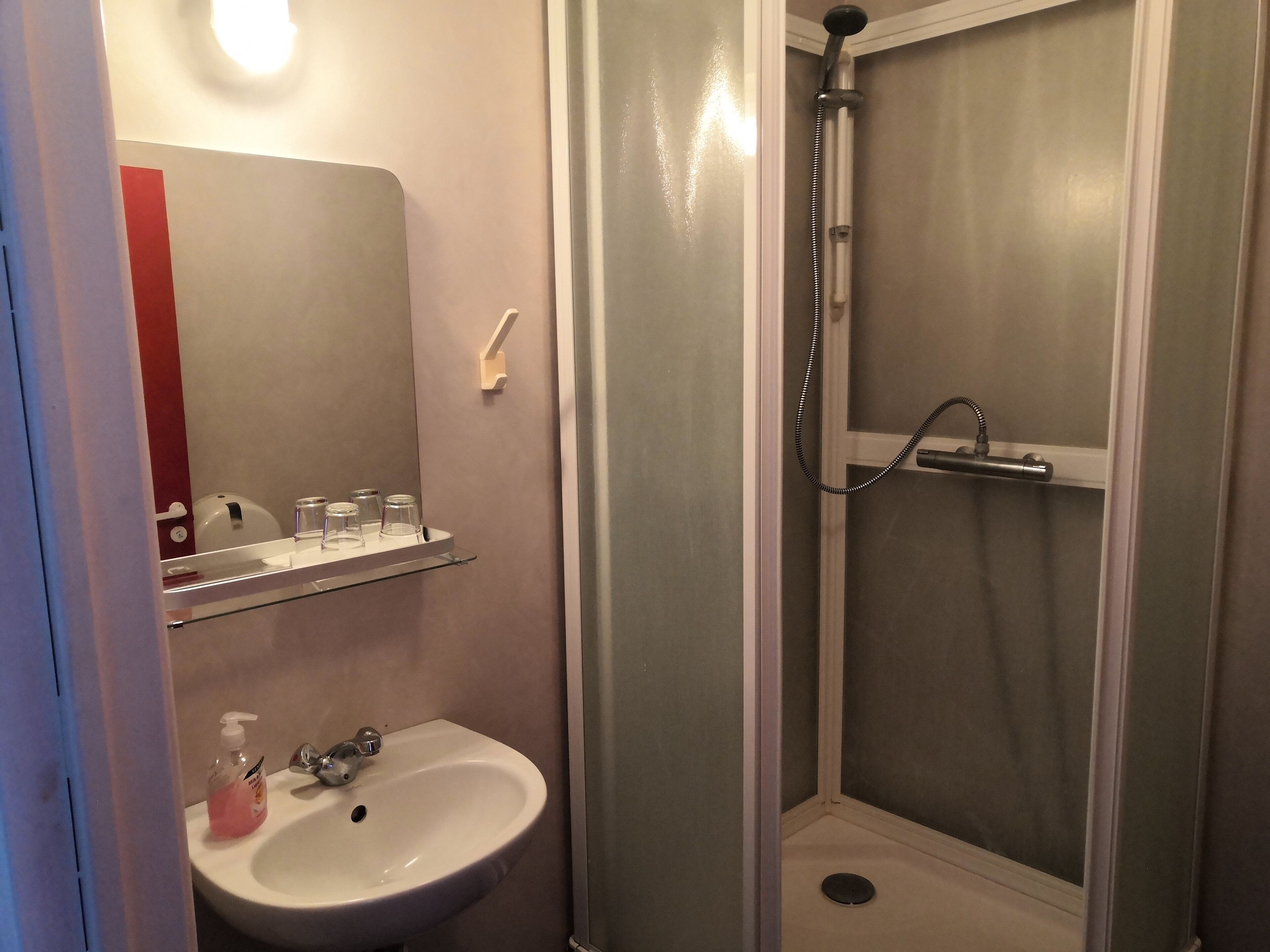 Foto - 101 Guesthouse Hotel