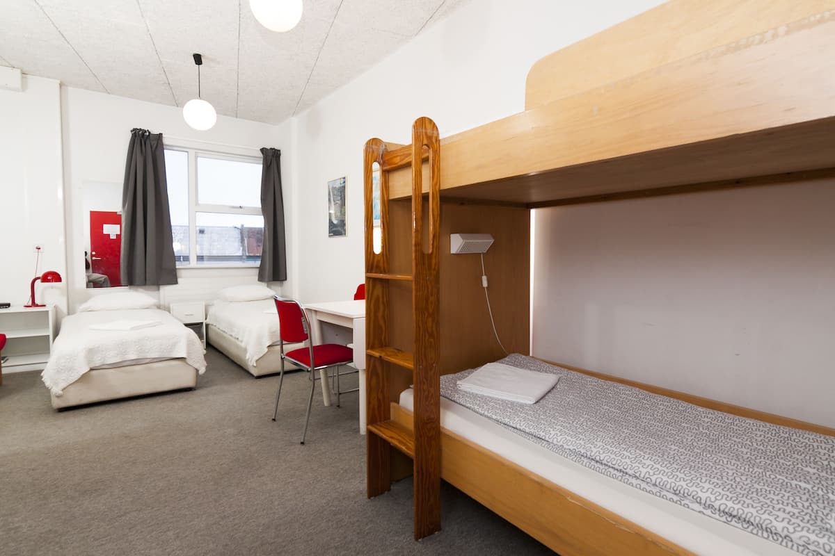 Family Quadruple Room, Shared Bathroom | Desk, soundproofing, free WiFi, bed sheets