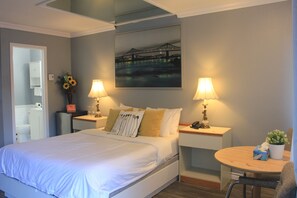 Standard Room, 1 Queen Bed, Standard Jetted Tub | 客房景观