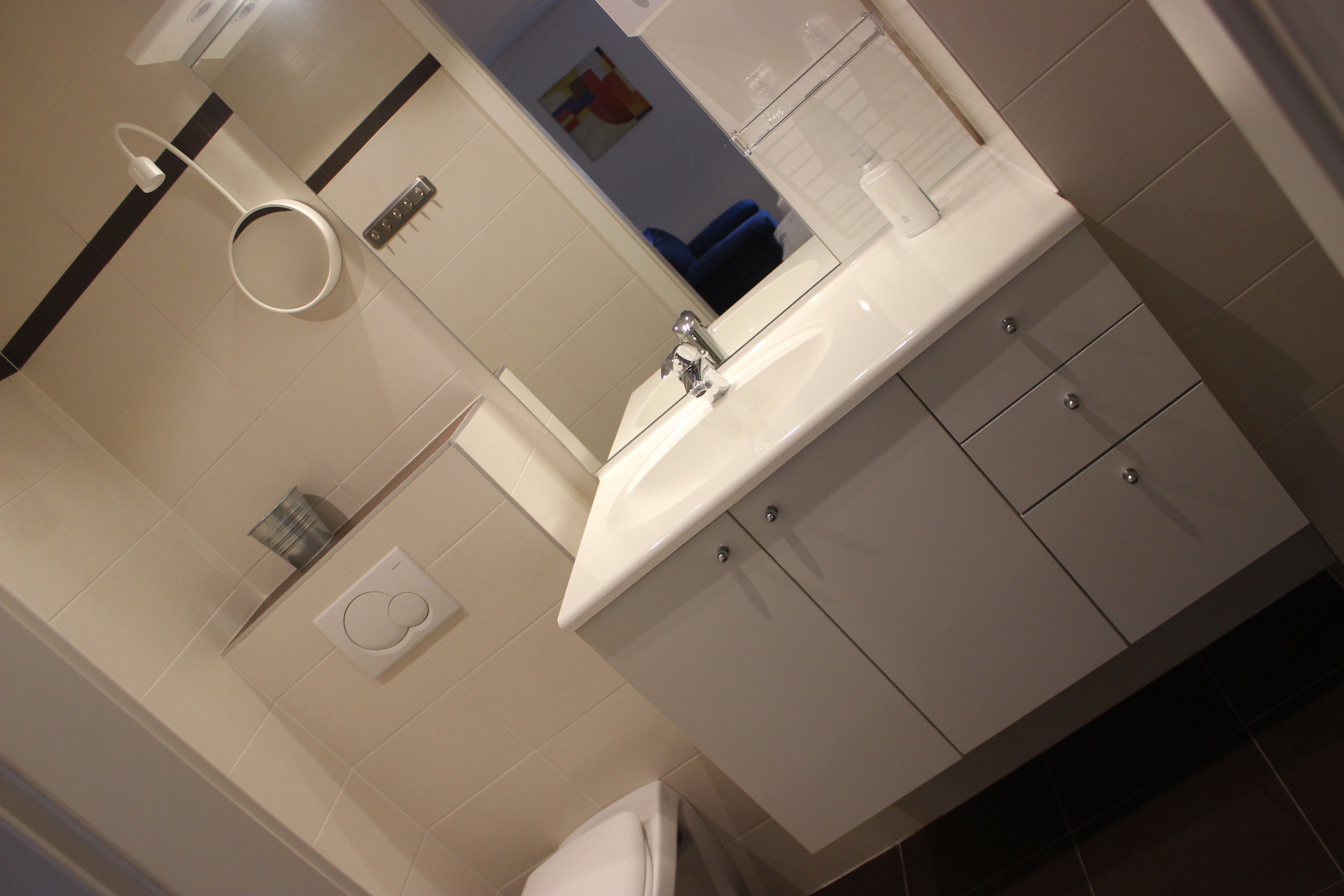 superior twin room | bathroom sink