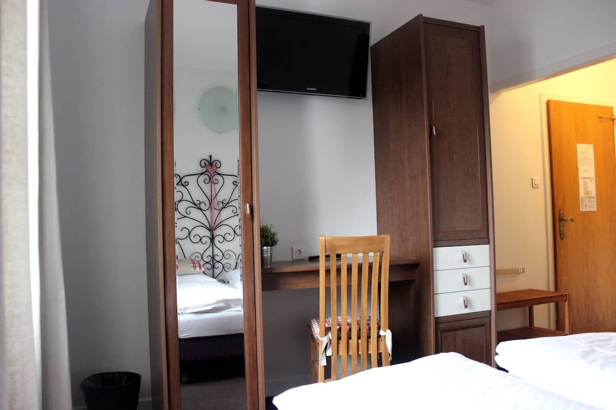 double or twin room | room amenity