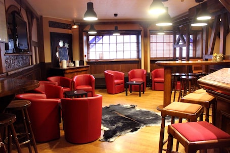 Bar. Hôtel La Maison Rouge