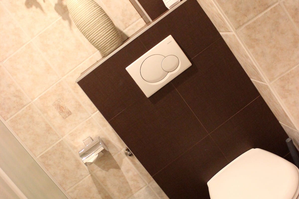 family triple room | bathroom | free toiletries, hair dryer, towels