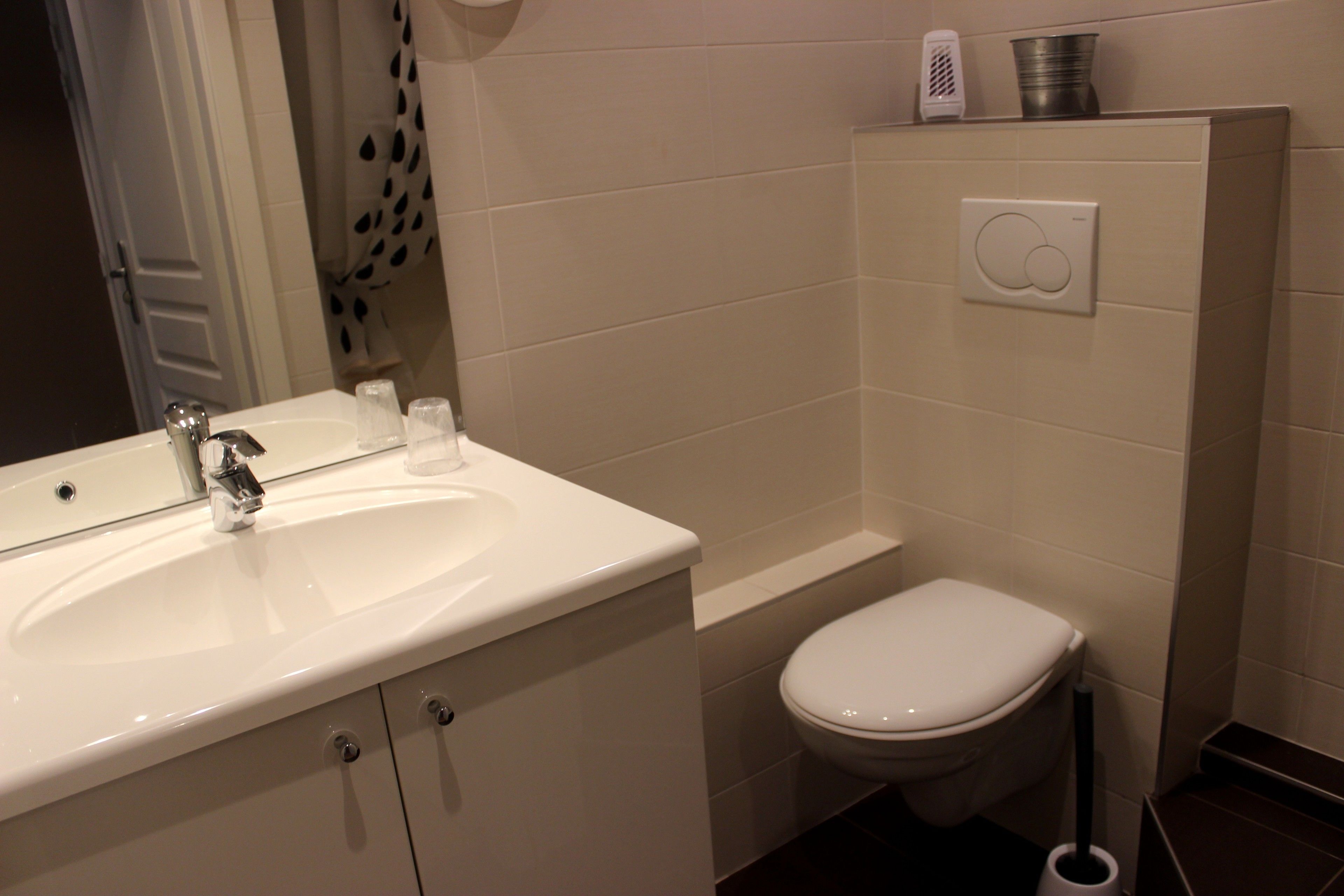 double or twin room | desk, free cots/infant beds, free wifi