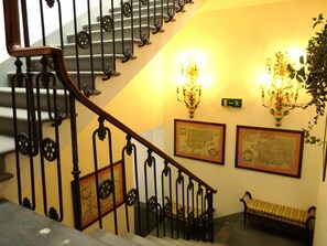 Staircase - Classic Hotel (Florence)