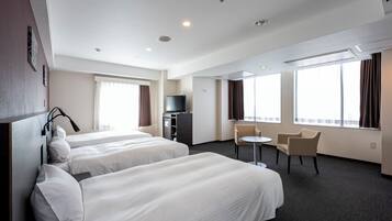 Phòng 3, không hút thuốc | Bộ đồ giường cao cấp, chăn bông, bàn, màn/rèm cản sáng