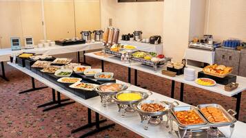 Bữa sáng buffet hàng ngày (1500 JPY/mỗi người)