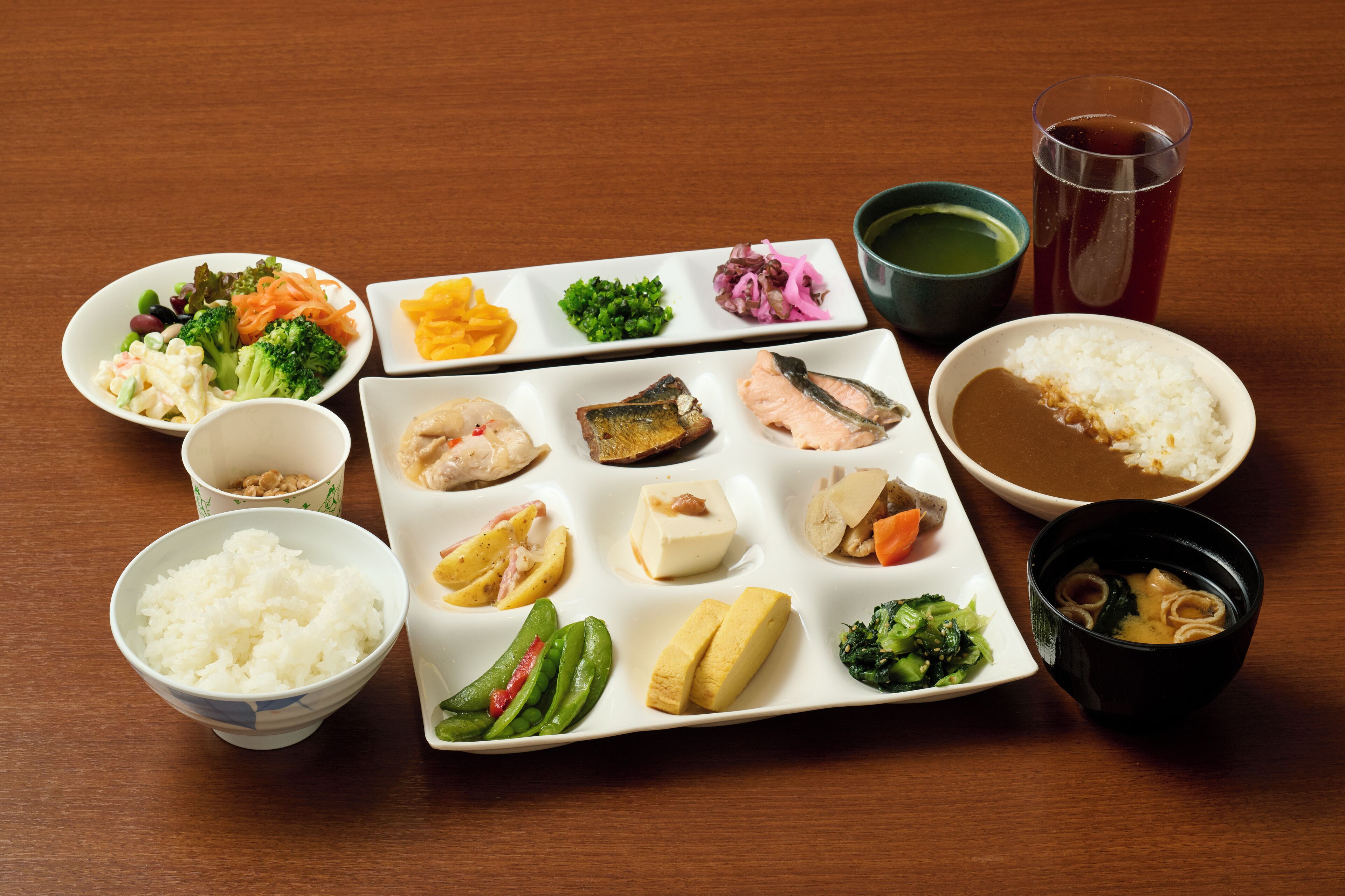 daily buffet breakfast (jpy 1200 per person)