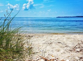 Praia particular, espreguiçadeiras, passeios de caiaque 
