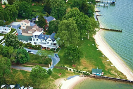 Private beach, sun loungers, kayaking, fishing