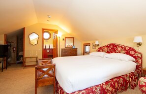 Premium bedding, individually furnished, laptop workspace - Sandaway Suites & Beach (Oxford)