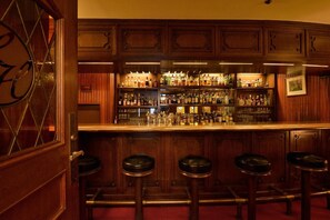 2 bars/lounges - Hilltop Hotel (Tokyo)