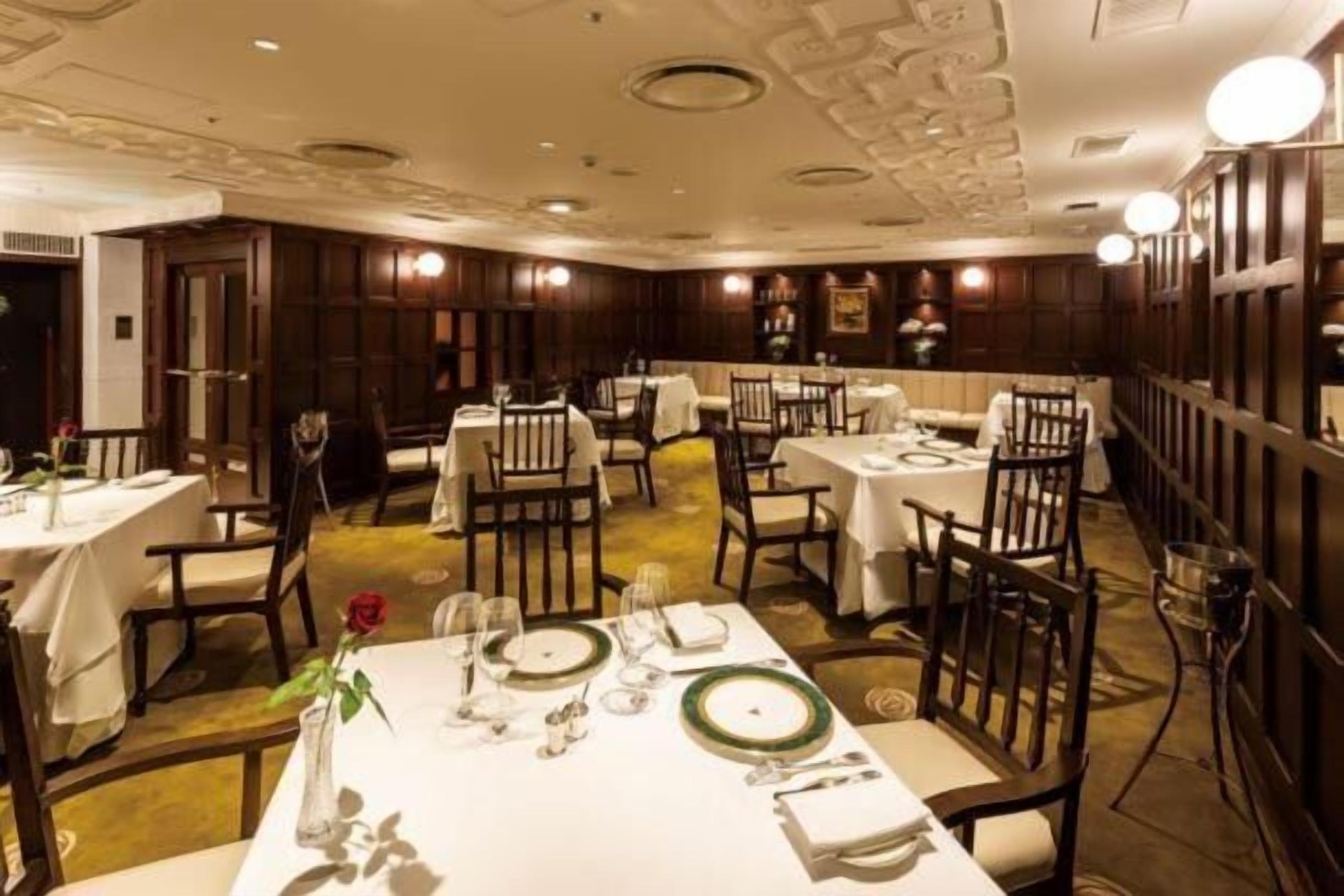 4 restaurants, breakfast, lunch, dinner served; japanese cuisine