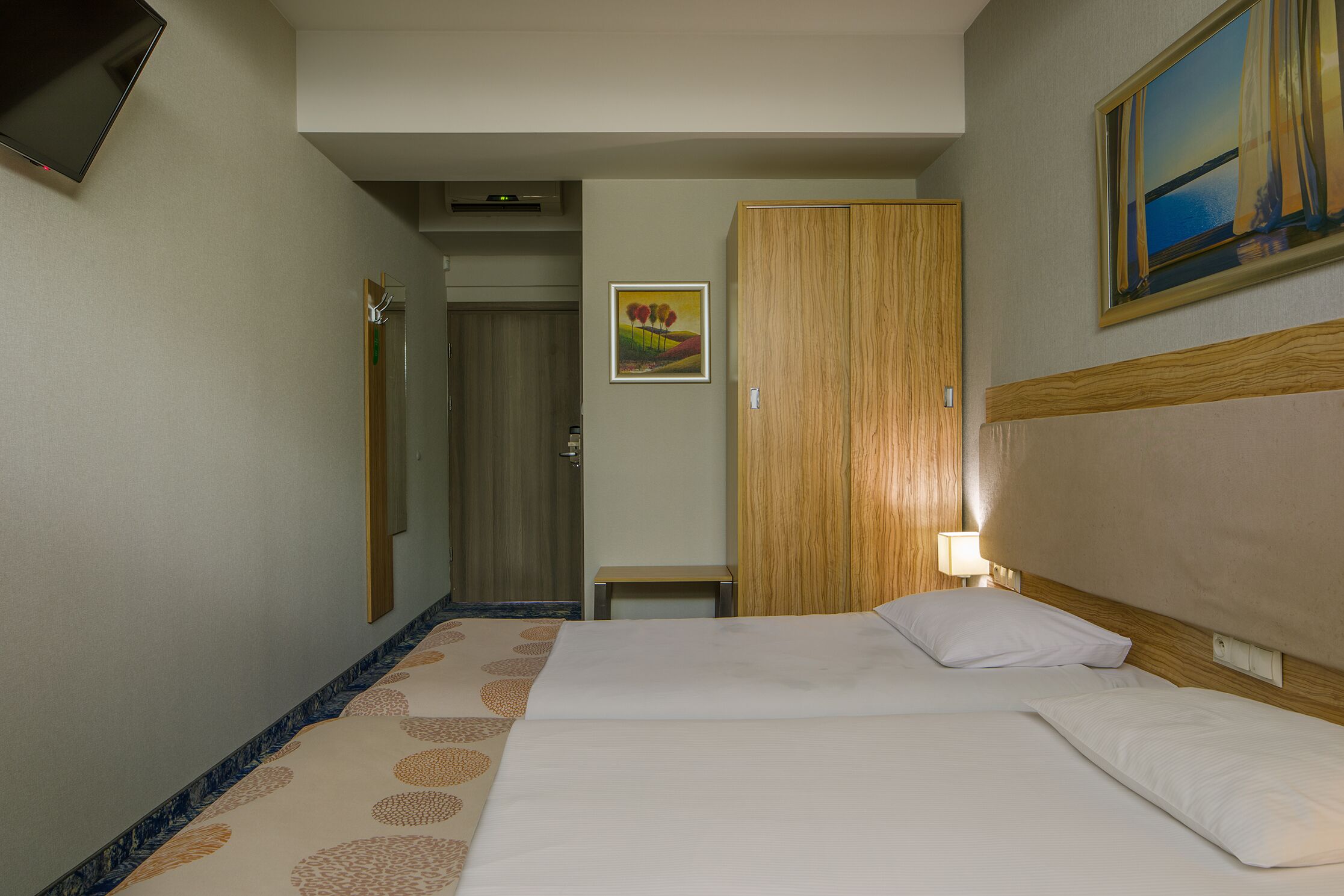 basic single room (level - 1) | 1 bedroom, egyptian cotton sheets, premium bedding, select comfort beds