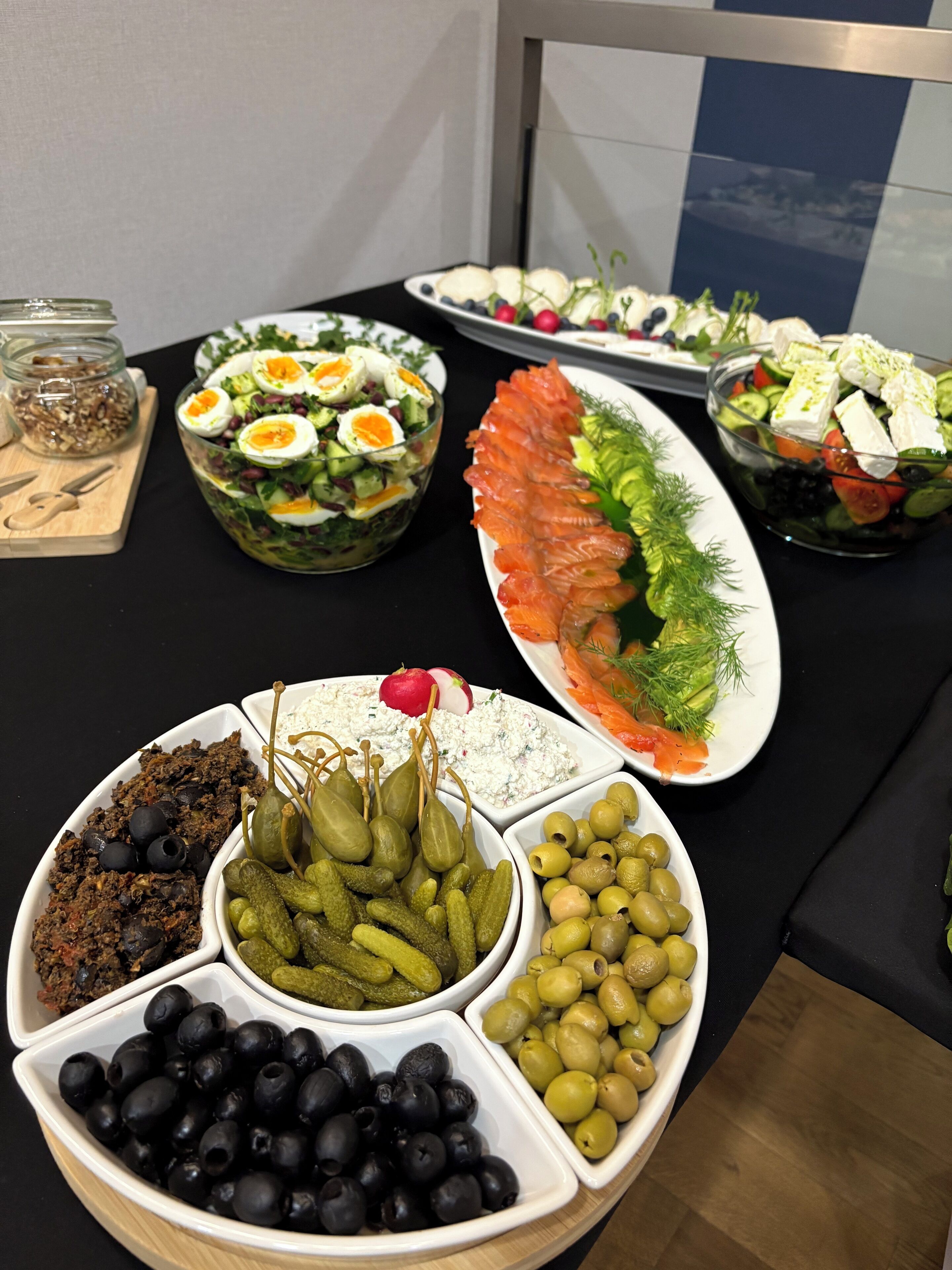 daily buffet breakfast (pln 75 per person)