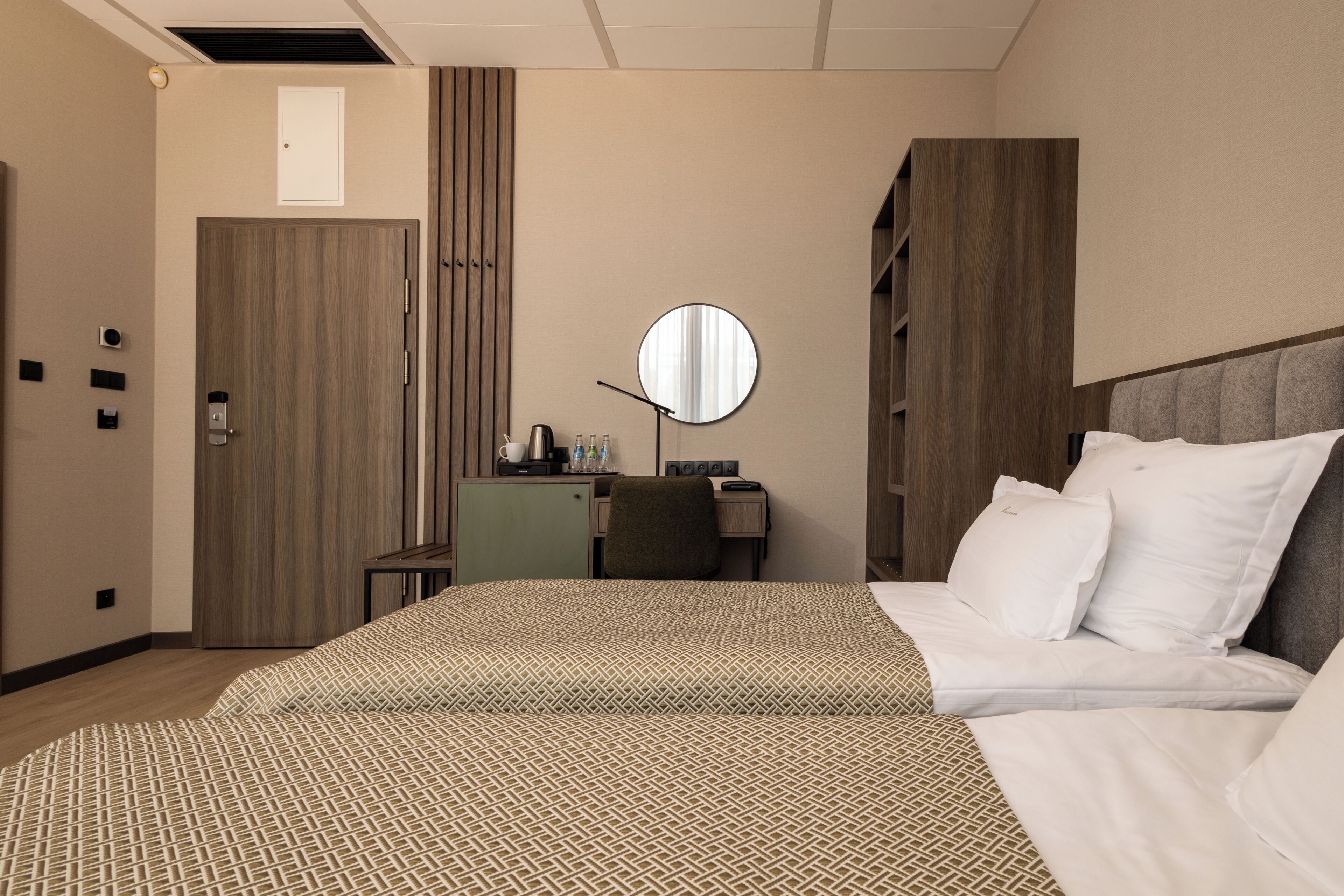 triple room | 1 bedroom, egyptian cotton sheets, premium bedding, select comfort beds