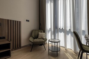 双人房或双床房 | 埃及棉床单、高档床上用品、Select Comfort 床、迷你吧
