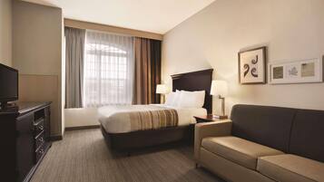 Studio Suite, 1 Queen Bed, Accessible, Non Smoking | Individually decorated, individually furnished, desk, blackout curtains