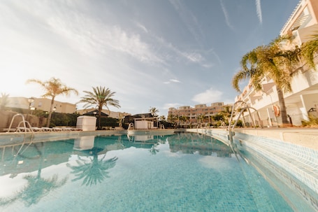 Seasonal outdoor pool