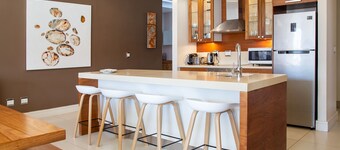 Marine Square Luxury Holiday Suites - Apartments