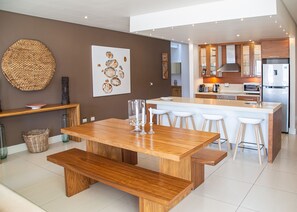 Standard-Apartment, 2 Schlafzimmer | Wohnbereich