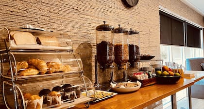 The Waverley International Hotel