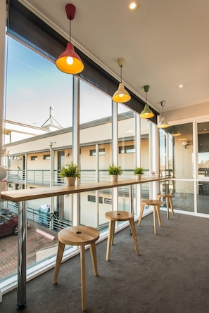 Interior - The Waverley International Hotel (Glen Waverley)